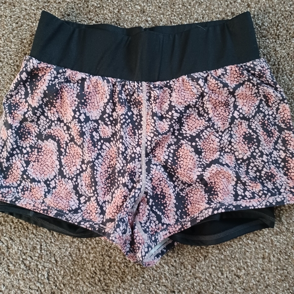Fabletics Olesia Shine Shorts - Picture 2 of 5